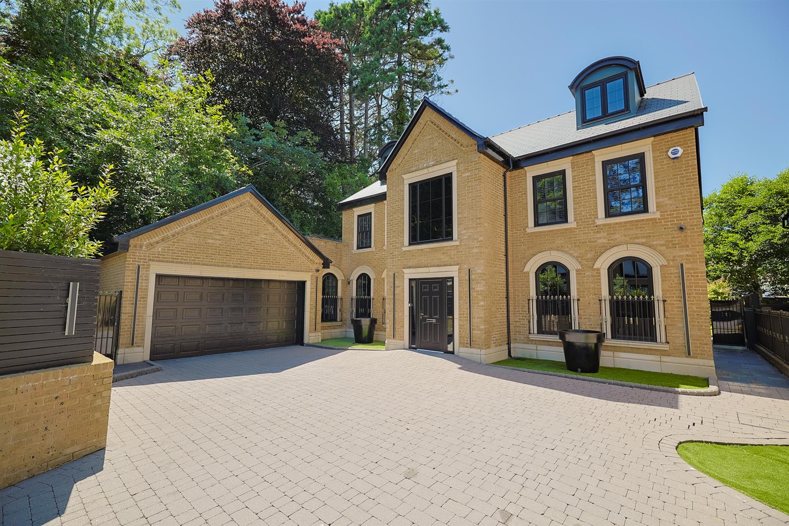 2 Redwood Court, Gowerton, Swansea, SA4 3FB